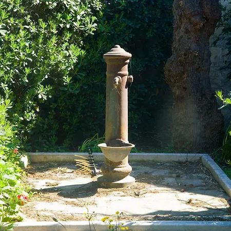 לינה וארוחת בוקר Vento Di Mare 3*