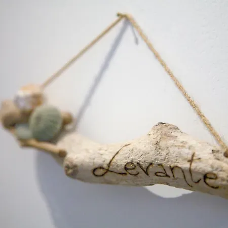 Vento Di Mare Alojamento de Acomodação e Pequeno-almoço 3*